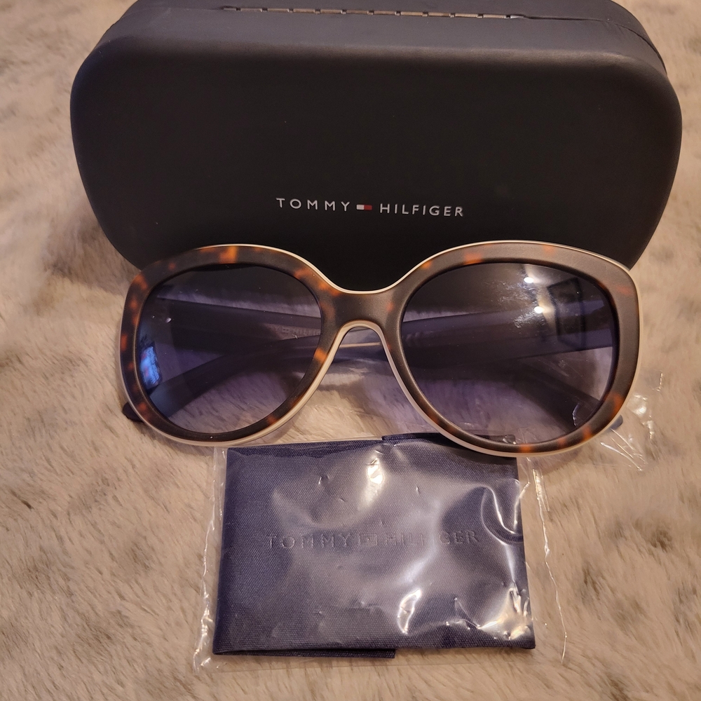 Tommy Hilfiger Brown Sunglasses with Designer Frames